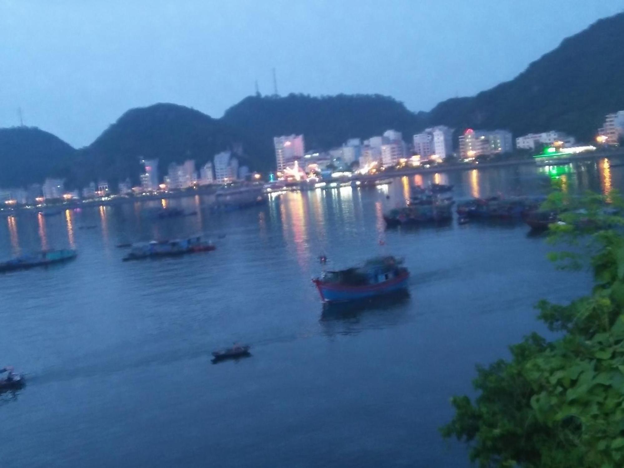 Windy Homestay Cat Ba Island Екстериор снимка